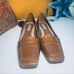 Enzo Angiolini Kitten Heels 9.5M Leather Loafers